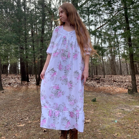 2021 Eileen West Floral Ruffle Nightgown Lace & Ribbon Trim Coquette Cottagecore - Picture 7 of 16